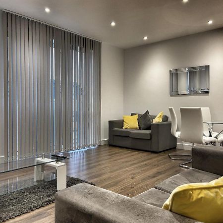 Amazing & Spacious 2 Bed 2 Bath Luxury Apartment With Balcony Free Wifi Sleeps 6 بوشي المظهر الخارجي الصورة